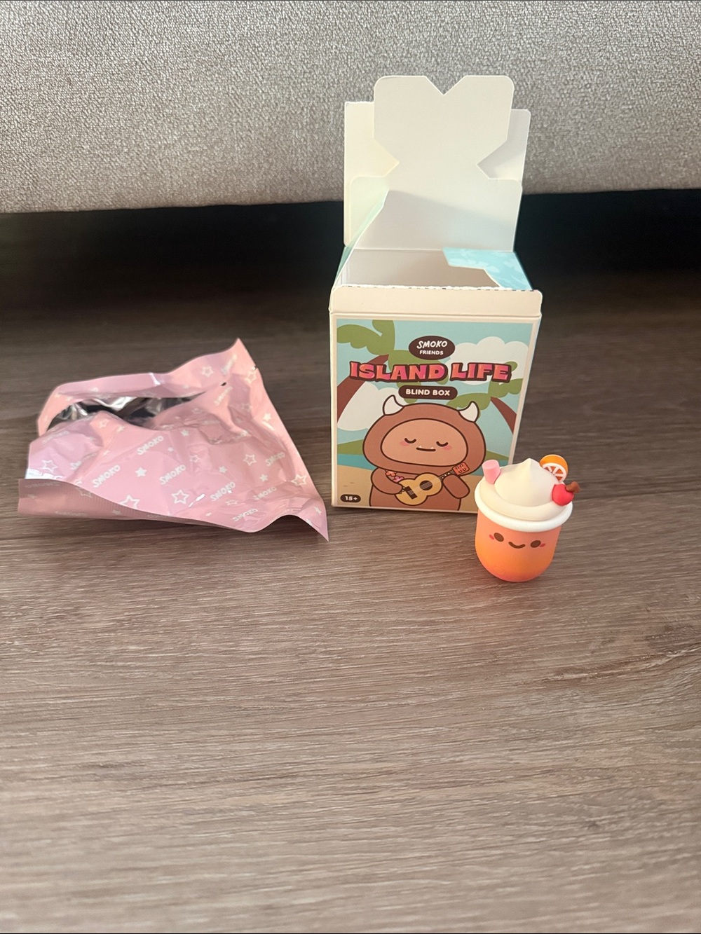NWT Smoko Friends Island Life Blind Box - Pearl Boba Colada